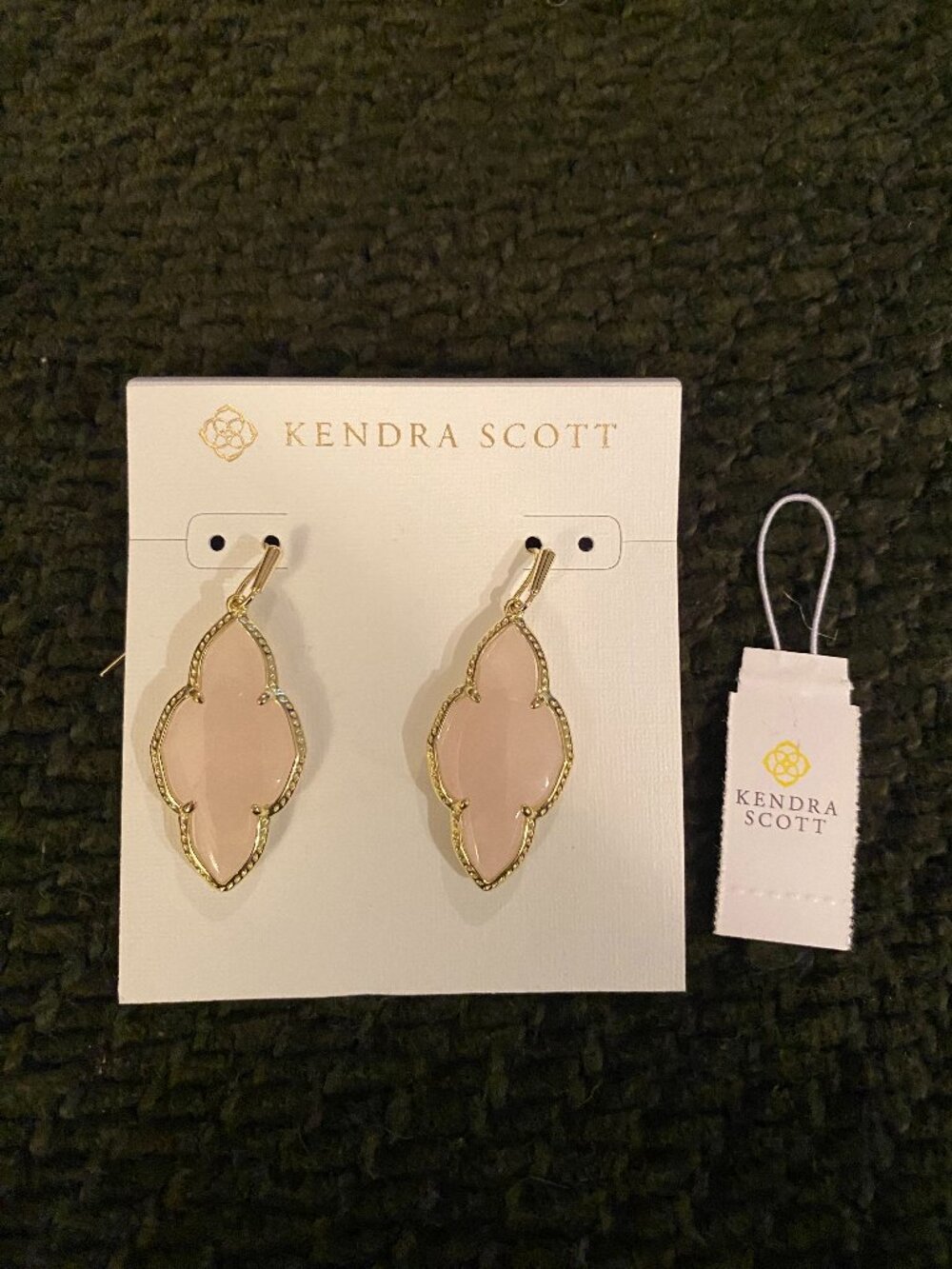 NWT Kendra Scott Abbie Gold Drop Earrings in Rose Quartz